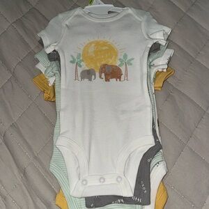 5 piece baby tee shirt onesies